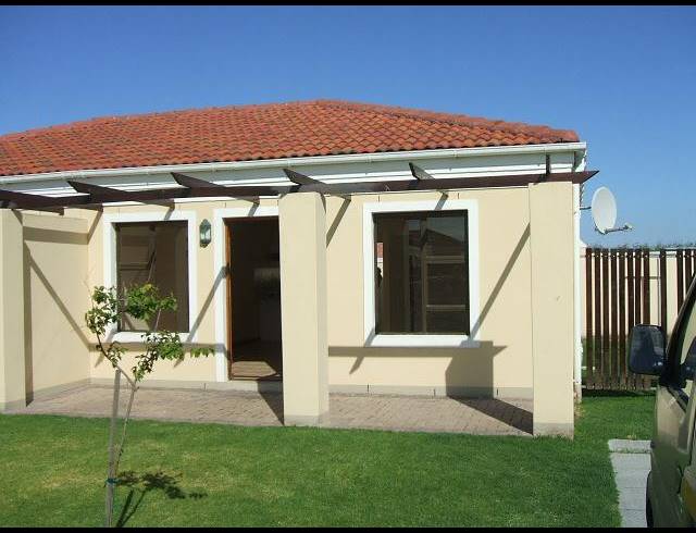2 BEDROOM PROPERTY TO RENT IN STELLENDALE